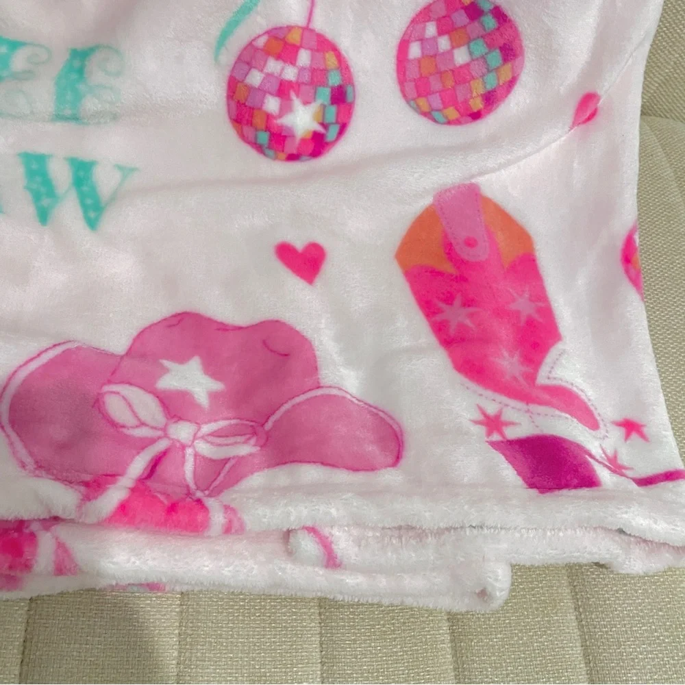 NEW Savannah‎ Sweet Pink Disco Cowgirl Plush Throw Blanket 50x60 Yee Haw Western